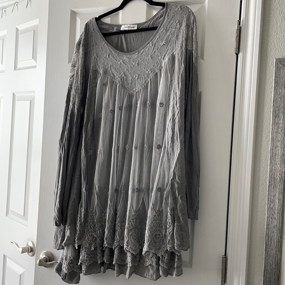 Grey 3x Tunic with lace!